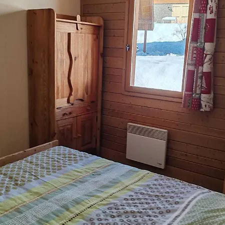 à Pra Loup 1500 Avec 4 Chambres, Pour 12 Personnes - Fr-1-165a-51